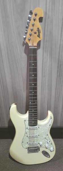 Joias . Raríssima Oportunidade Guitarra Assinada por John Frusciante no Rock In Rio III ...