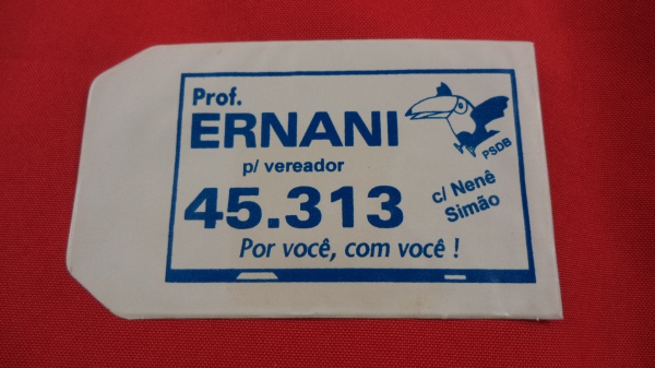 Arte . Adesivo retrata um personagem de avião em desenho anima foto 8