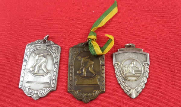 Arte . Medalha comemorativa da Escola Preparatória de Cadetes foto 6