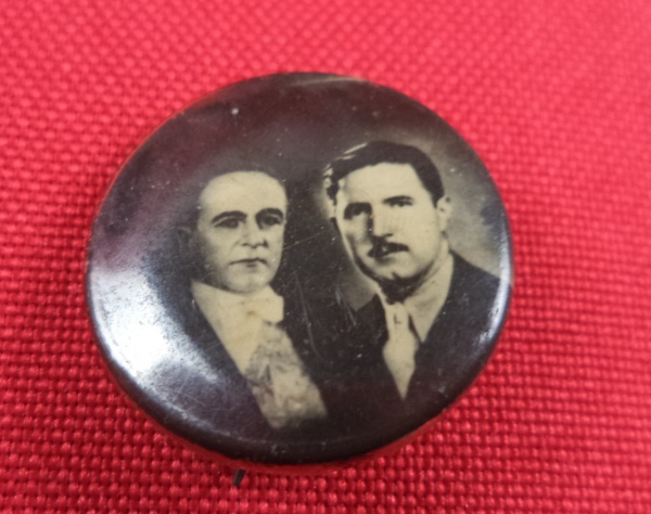 Arte . Antiga  pulseira de marfim tipo argola lisa. Medidas: 7 foto 4