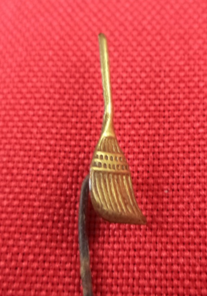 Arte . Alfinete de lapela (pin) político antigo, datado do iní foto 7