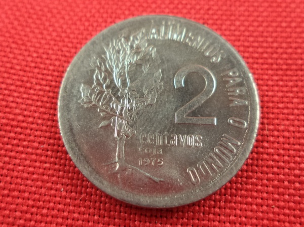 Arte . Lote composto por quatro moedas de 20 Cruzeiros dos ano foto 4