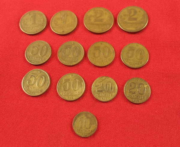 Arte . Lote composto por dezoito  moedas antigas de 1 Cruzeiro foto 8