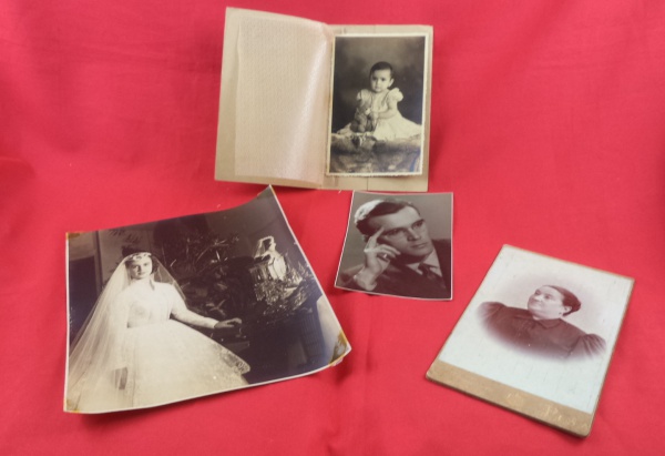 Arte . Conjunto de fotografias antigas e um pequeno álbum, rep foto 4