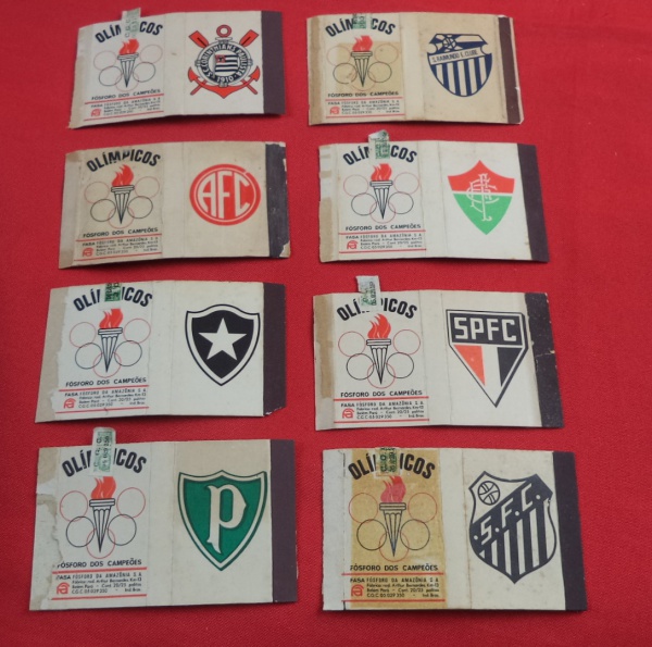 Arte . Medalha comemorativa da Copa do Mundo FIFA de 2022 repr foto 2