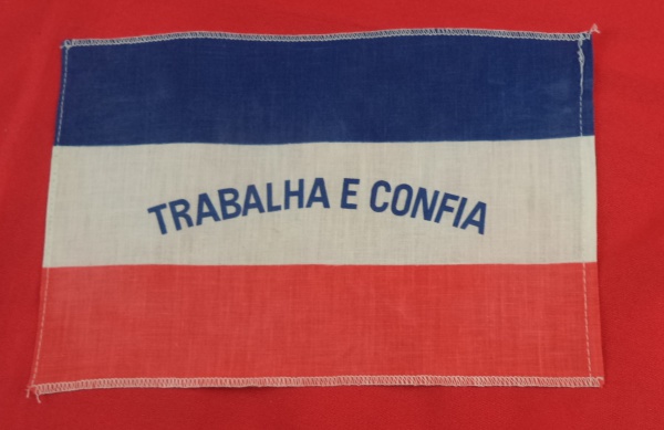 Arte . Suporte  confeccionado em  madeira de lei , para displa foto 2