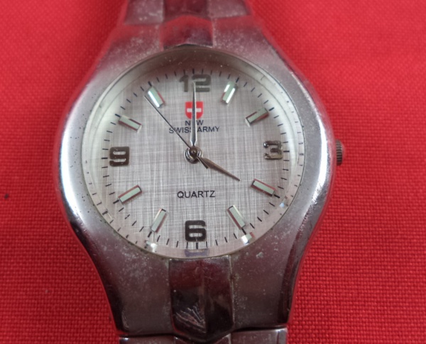 Relogios . Belo relógio masculino analógico Guess Slim (modelo W85 foto 1