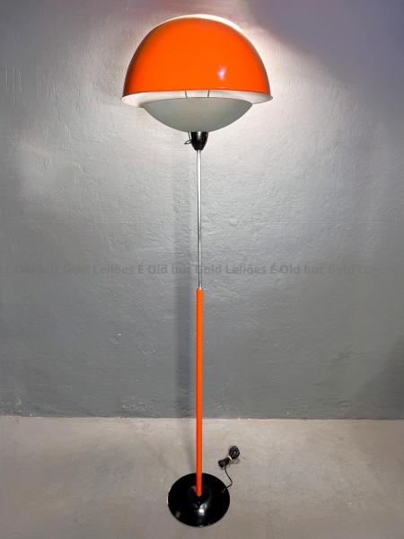 Arte . DESTAQUE - Floor Lamp - Luminária confeccionada quase t foto 3