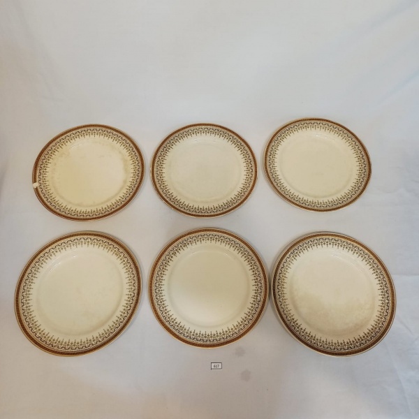 Joias . 617 - Jogo com 6 pratos rasos em porcelana inglesa J&G Meakin na cor creme, ...