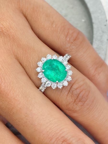 Joias . ANEL, MARACANÃ CRAVEJADO, ETERNNO, EM OURO BRANCO, 18K, ESMERALDA COLOMBIANA, ...
