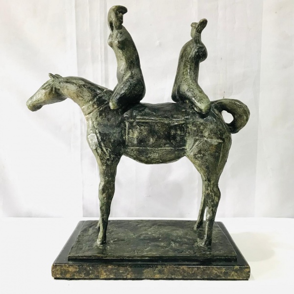 Joias . CARYBÉ, Escultura intitulada AMAZONAS em bronze patinado, com base em mármore ...