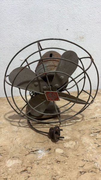 Joias . Raro ACORDEON, década de 60, funcionando, de coleção, m foto 8