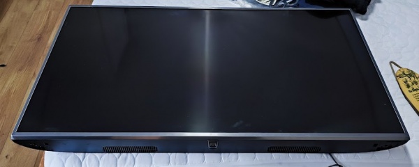 Joias . TV LG, modelo 49UJ6525, bivolt ( sem pé e sem controle)