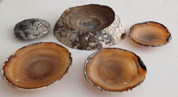 Joias . TIJELAS (BOWL) DE ÁGATA - Geodo cortado de forma a ter 4 recipientes. Versátil, ...