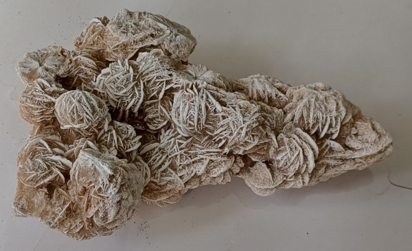 Joias . ROSA DO DESERTO. Aproximadamente 2,15 Kg - 24 x 16 x 7 cm.