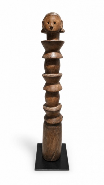 Joias . Escultura - Esta é uma escultura de madeira do povo Bongo, do Sudão do Sul, ...