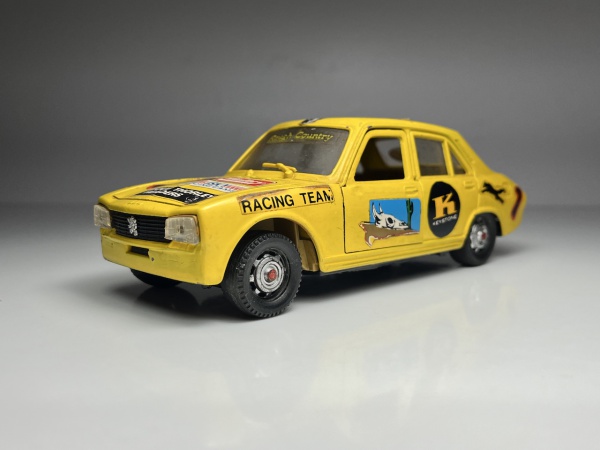 Joias . 1931 Ford Model A Preto, Amarelo e Vermelho - Scale Mod foto 2