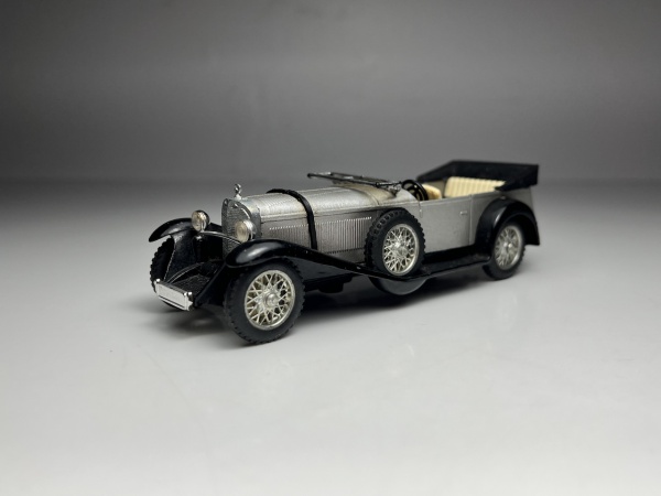 Joias . 1931 Ford Model A Preto, Amarelo e Vermelho - Scale Mod foto 8