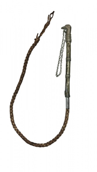 Antigo rebenque / relho de montaria, item autêntico de coleção. Cabo ricamente ornamentado em metal trabalhado (alpaca) 