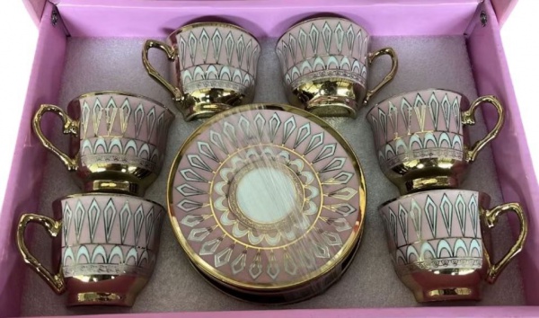 Joias . Belissima gueixa oriental em porcelana, rica em detalhe foto 8