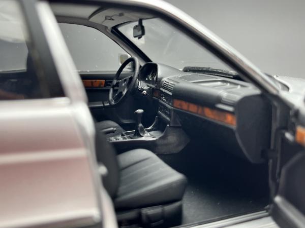 1987 BMW 730i Prata - Minichamps Escala 1/18 miniatura
