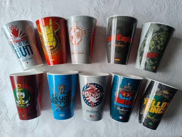 Joias . Coleção de Copos Budweiser, da Copa do Mundo - Brasil 2014. São de 10 países ...