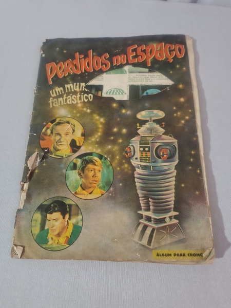 Joias . Raríssimo Álbum de Figurinhas Perdidos no Espaço completo! Capa danificada