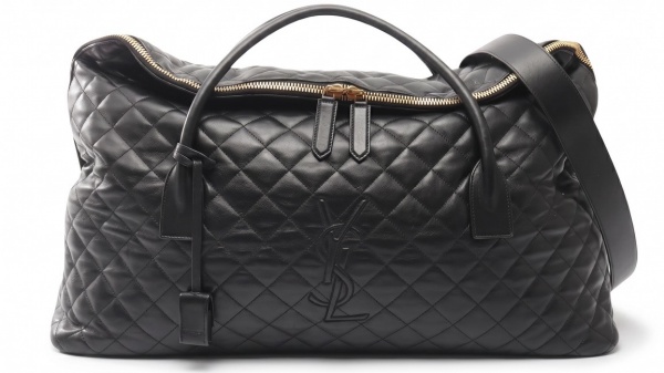 SAINT LAURENT BLACK ES GIANT QUILTED TRAVEL BAG. Acompanha sacola original e certificado. Peça nova, sem uso, preservada em estado impecável.