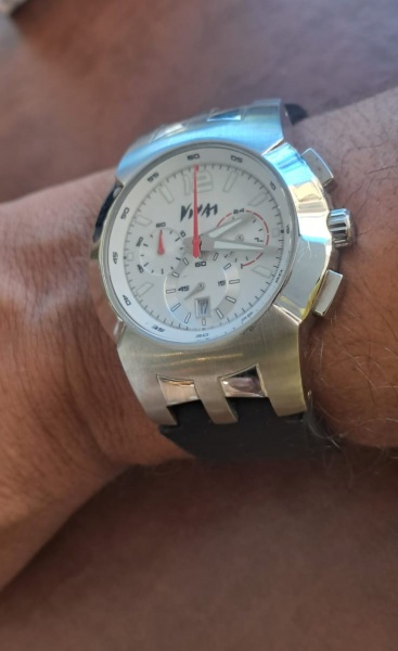 Relogios . RELÓGIO - Elegante relógio modelo VivaI Esportivo e robusto, equipado com uma ...