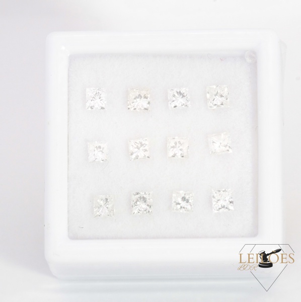 Joias . 12 Diamantes Aprox. 11 Pontos Cada (1,36 Cts Total), Qualidade VS1-I2, Cor I-M ...