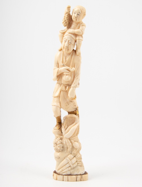 Escultura em marfim para restauração / Tam: 30cm