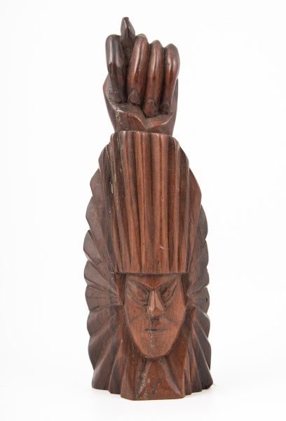 Escultura de arte popular brasileira / Figa feita em jacarandá - Tam: 36cm