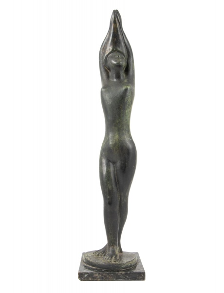 Escultura de bronze patinado, intitulada " Nu feminino" ou "Berenice" do artista Bruno Giorgio. / Tam;72cm