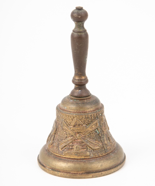 Antiga sineta de bronze com relevos decorativos de animais. Tam: 11cm