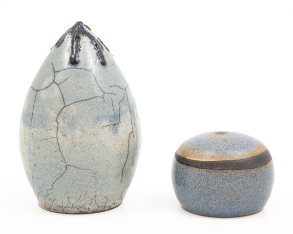Ovo em porcelana artesanal em formato de ovo na cor azul - Tam: 15cm