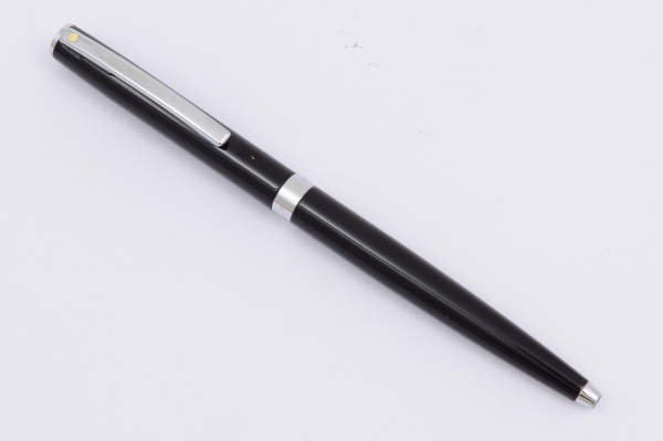 Caneta esferográfica Sheaffer preta