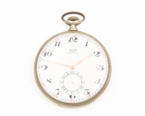 Relógio de bolso vintage TISSOT ANTIMAGNETIQUE / Tam: 5,5 cm - Sem garantias futuras