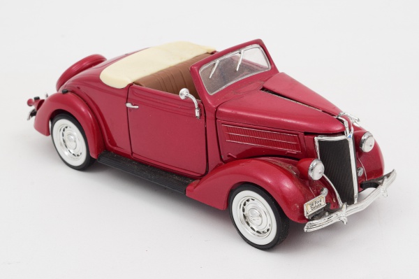 Miniatura de carro FORD DELUXE CABRIOLET