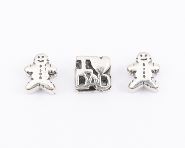 Lote com 3 Berloques para pulseira Pândora em prata 925,0 1 I love dad, 2 bonecos