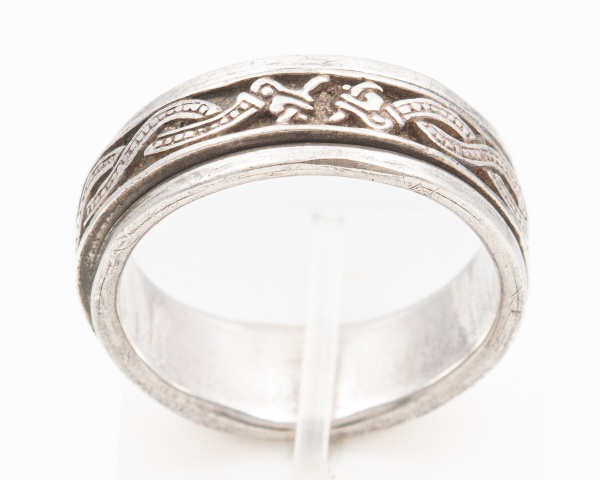 Anel masculino em prata 925 com centro giratório / Aro: 25 / Peso: 7,6gr