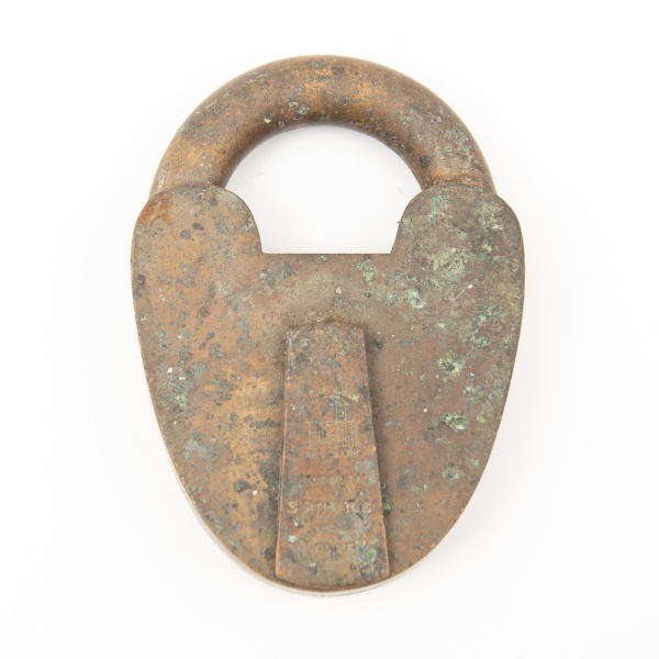 Antigo cadeado em bronze / Tam: 11 x8cm / Peso: 660gr