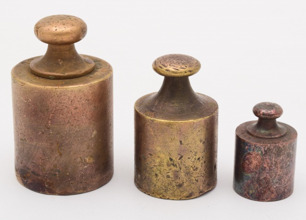 Lote com 3 pesos para balança em metal ( 200gr / 4,5cm , 499gr / 6,5cm e 998gr / 8cm)