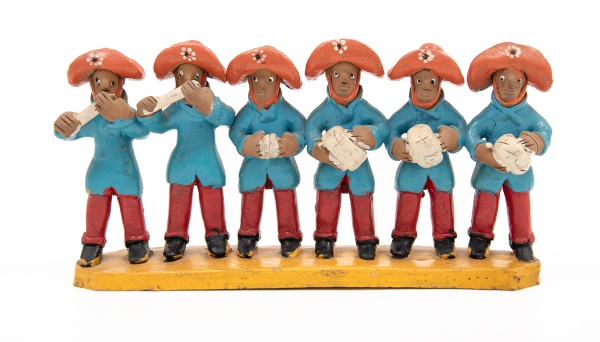 Artesanato Popular - Músicos com instrumentos e chapéus caracteristicos do Nordeste / Tam: 23 x 12cm