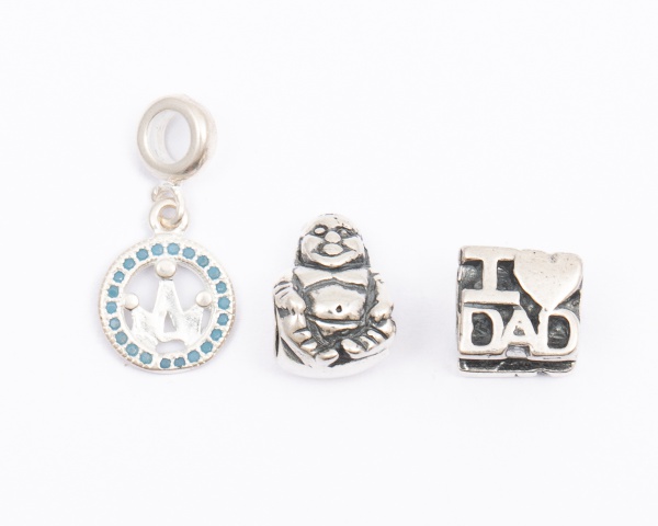 Lote com 3 pingentes em prata 925 para pulseira Pandora , 1 buda, 1 I love Dad e 1 bússola Giratória com pedras azuis
