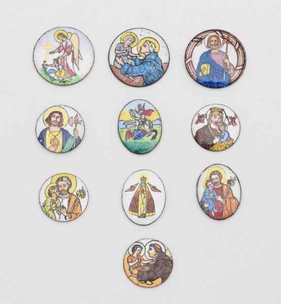 Lote com 10 medalhas de porcelana portuguesa - imagens Sacras