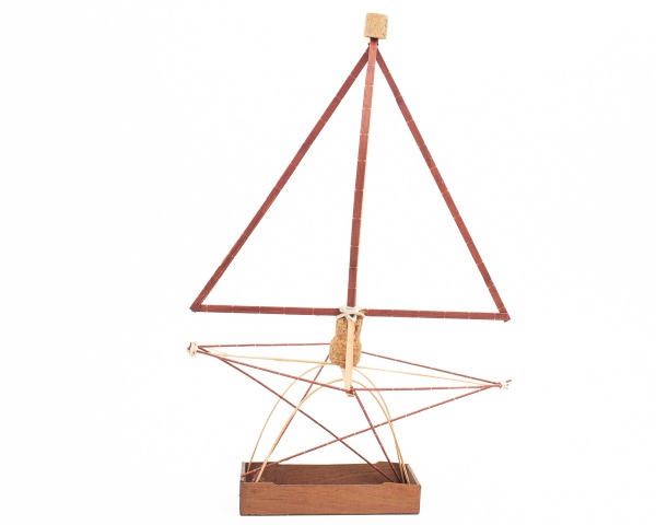 Escultura Artesanal confeccionada com material reciclado. Peça única com assinatura MARCELO CONCEIÇÃO. Altura: