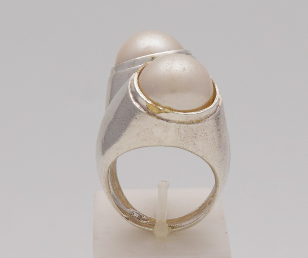 Maxi anel em prata 925 com 2 pedras brancas / Aro: 21, peso: 17g
