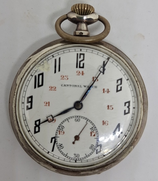 Relógio de bolso marca Catonal Watch, caixa em prata. Desgastes do tempo. Sem garantias futuras. Tam. 4,5cm.