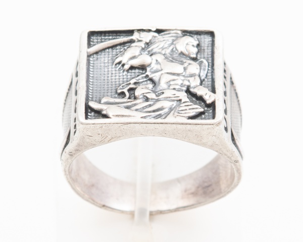 Ane em prata 925 masculino com Orixa no centro OGUM / Aro: 24 / Peso: 13,5grs