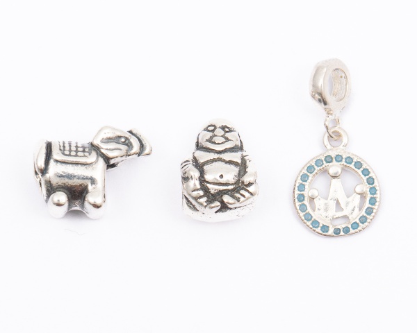 Lote com 3 Berloques para pulseira Pândora em prata 925, 1 buda, 1 Bússola com pedra azul e 1 elefante